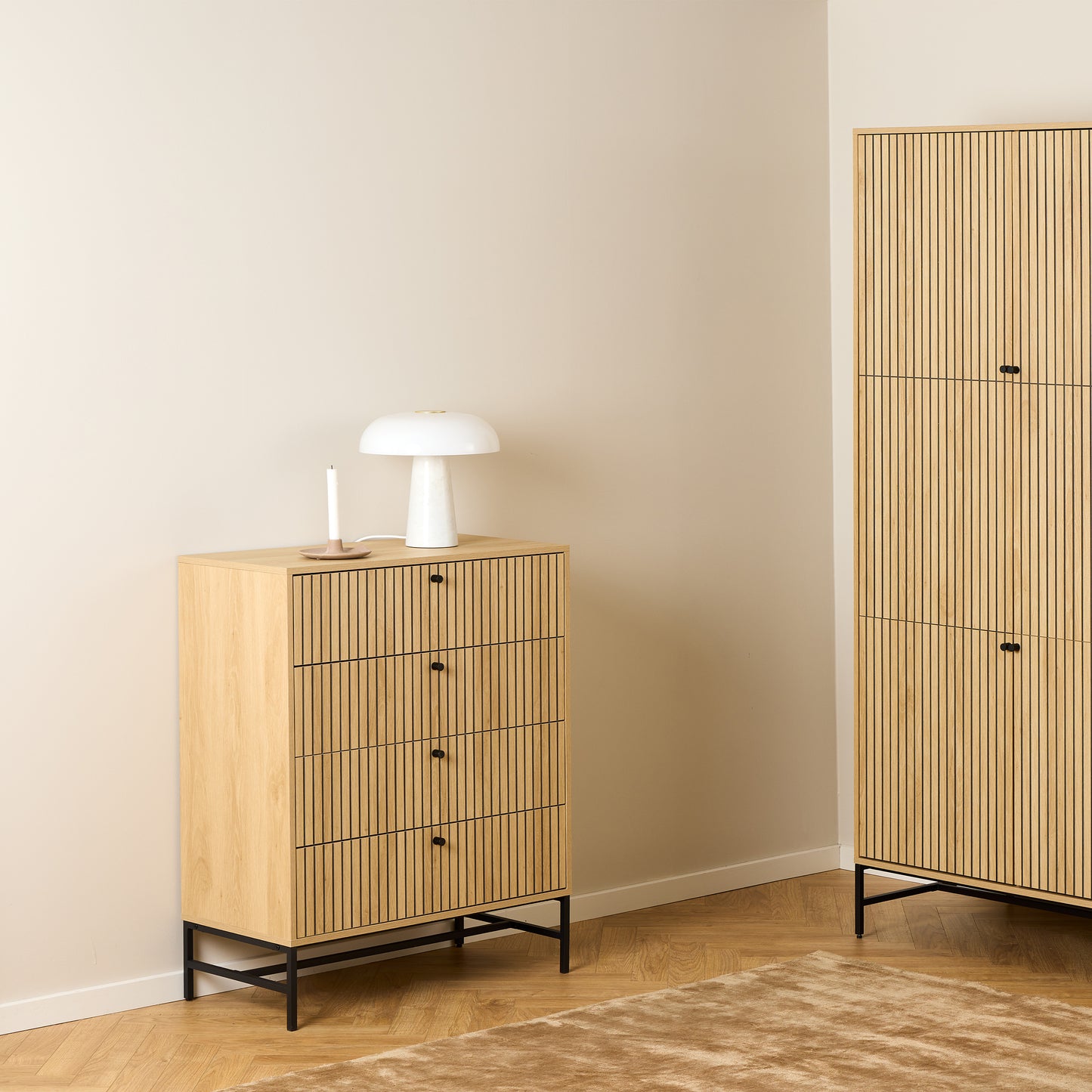 Albany Chest of 4 Drawers in Oak/Black Legs