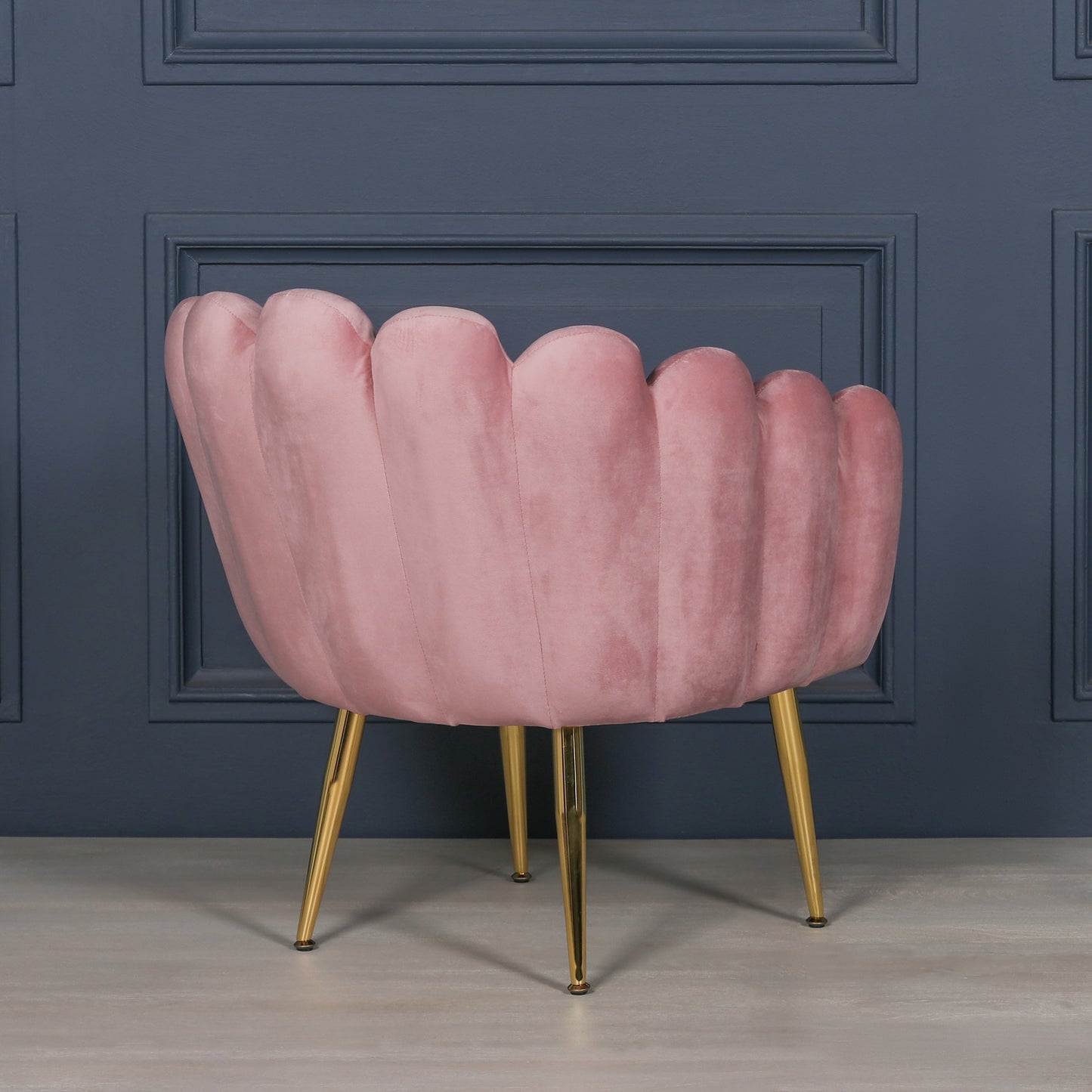 Deco Pink Oyster Chair