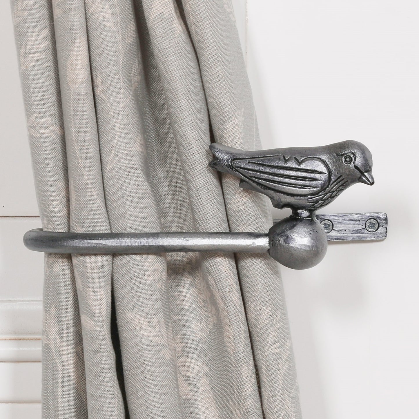 Silver Cast Iron Decorative Bird Curtain Holder Set